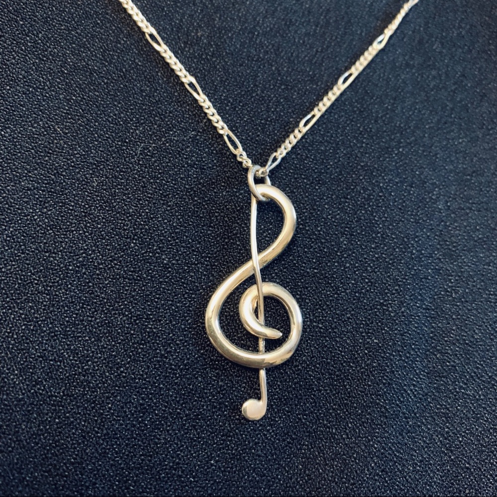 ✨Host pick ✨ Treble clef handmade silver pendant - Picture 1 of 3